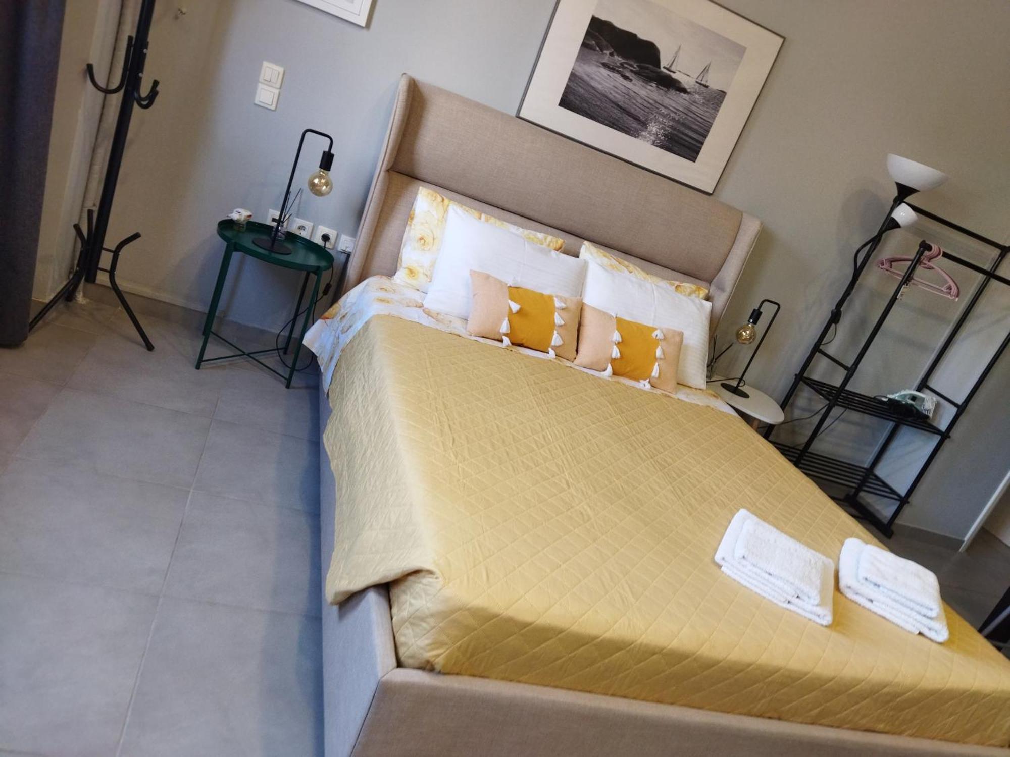 Cozy Apartment Near To The Airport Kouvaras Exterior photo