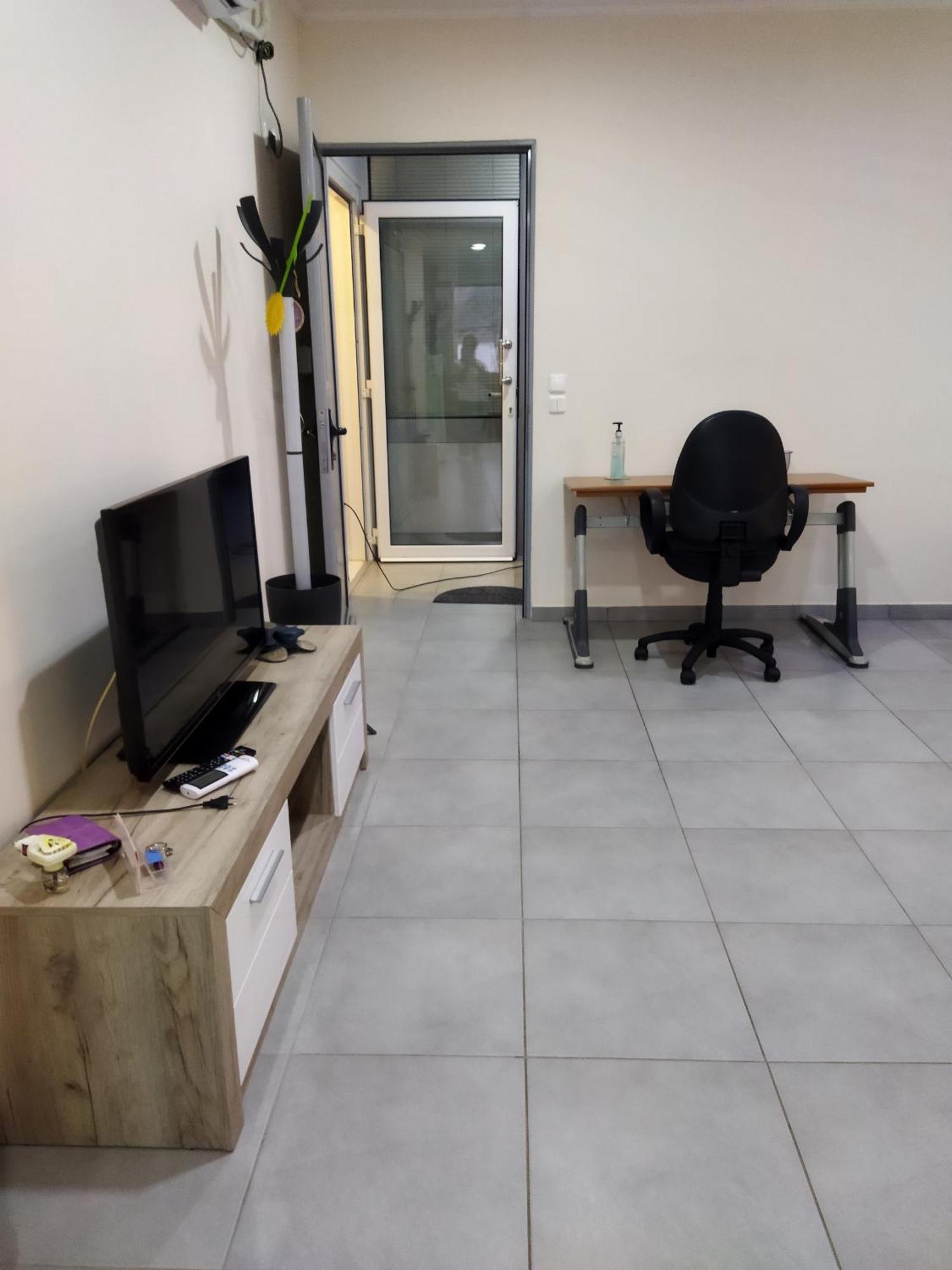 Cozy Apartment Near To The Airport Kouvaras Exterior photo