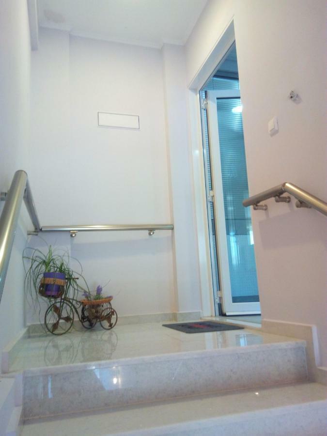 Cozy Apartment Near To The Airport Kouvaras Exterior photo